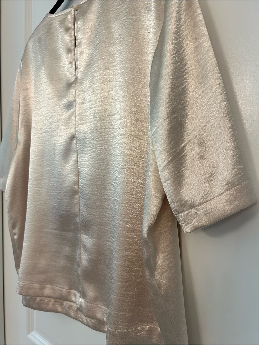 Who What Wear Champagne Satin Blouse Size L Short Sleeve Pocket Top - Picture 12 of 13